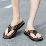 Wholesale Cheap Price Male Flop Slippers Non-slip Indoor Outdoor Beach Shoes Sandals Flip-Flops Slippers  for  Men